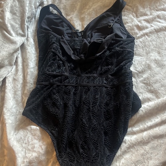 Becca swimsuit - Picture 5 of 7